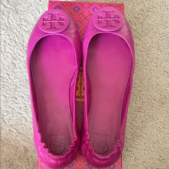 Tory Burch Fuchsia Flats - Picture 1 of 3